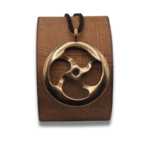 Masyvus žalvarinis amuletas „Baltų Žemių Ratas“