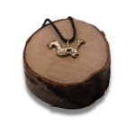 Amuletas „Gulbelė / Antelė“ (42mm)