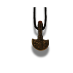 Baltų papuošalas – Viduramžių kirtiklis su gintaru