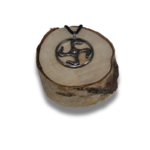 Baltų papuošalas –  Saulės amuletas „Gulbelių skydas“ - Image 2