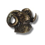 Rankų darbo žalvarinis ženkliukas „Avinas“